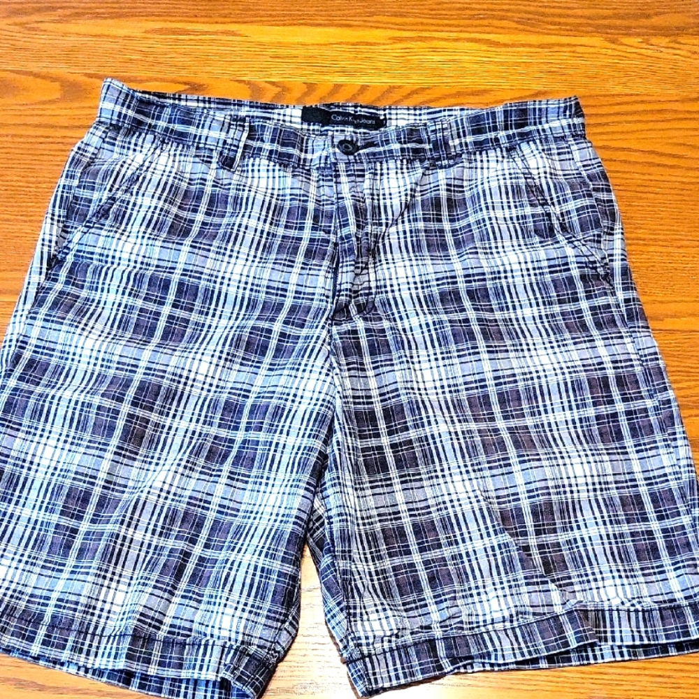 Calvin Klein Men's Plaid Shorts - Black and White